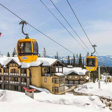 Glacier Lodge Big White Ski Resort Room photo