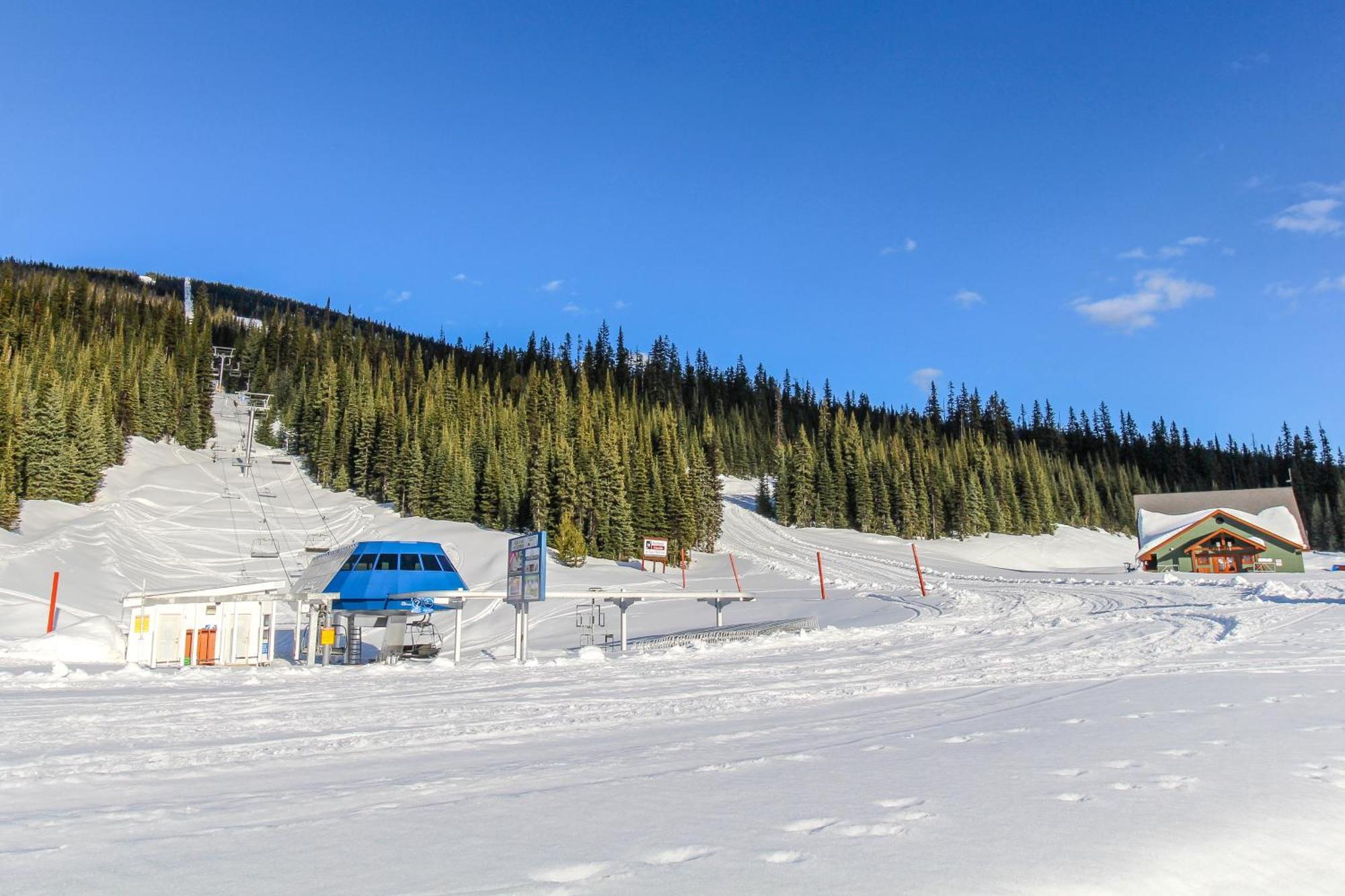 Glacier Lodge Big White Ski Resort Room photo